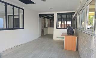 Commerce  140 m² à louer à Le Tampon (97430)