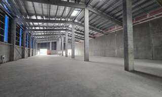 Local industriel  1821 m² à louer à Le Port (97420)