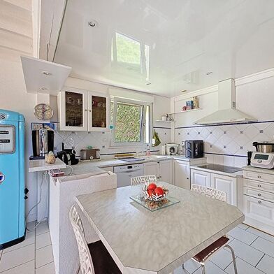 Maison 10 pièces 299000 €