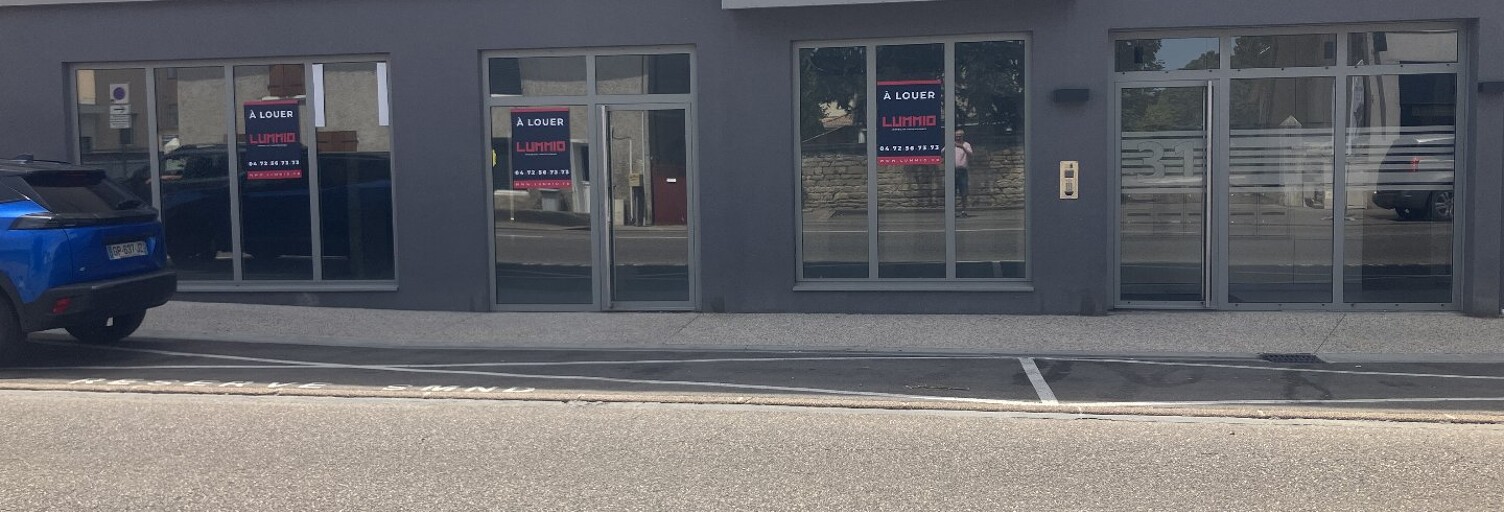 Commerce  179 m² à vendre à Saint-Bonnet-de-Mure (69720)