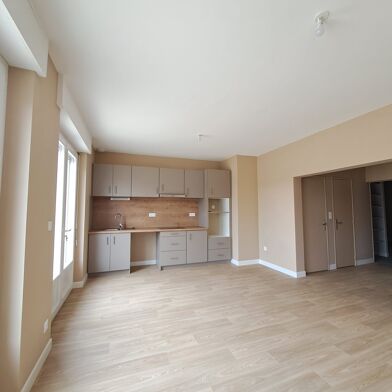 Appartement 4 pièces 790 €