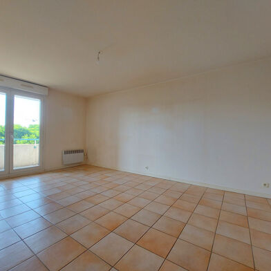 Appartement 3 pièces 750 €