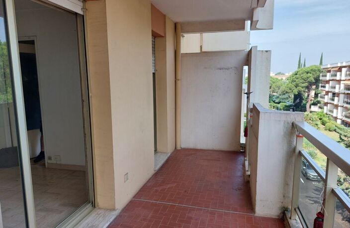 SAINT RAPHAEL STUDIO RES PISCINE — photo 3