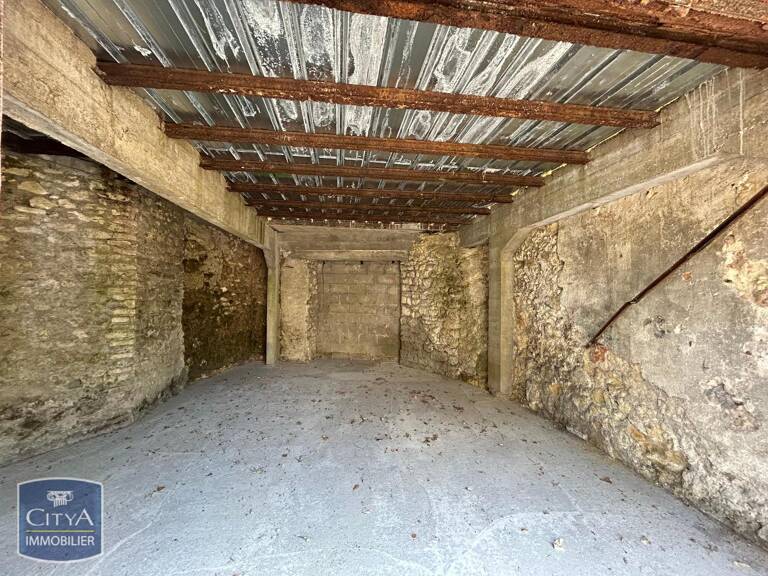 Garage   — photo 1
