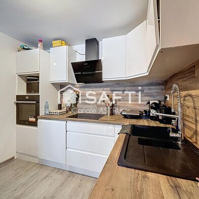Appartement 4 pièces 210000 €
