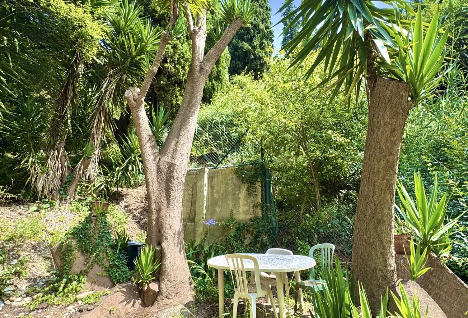 FABRON NICE OUEST — 3 PIÈCES TRAVERSANT 63m² AVEC TERRASSE, BALCON, PARKING ET IMMEUBLE RÉNOVÉ — photo 1