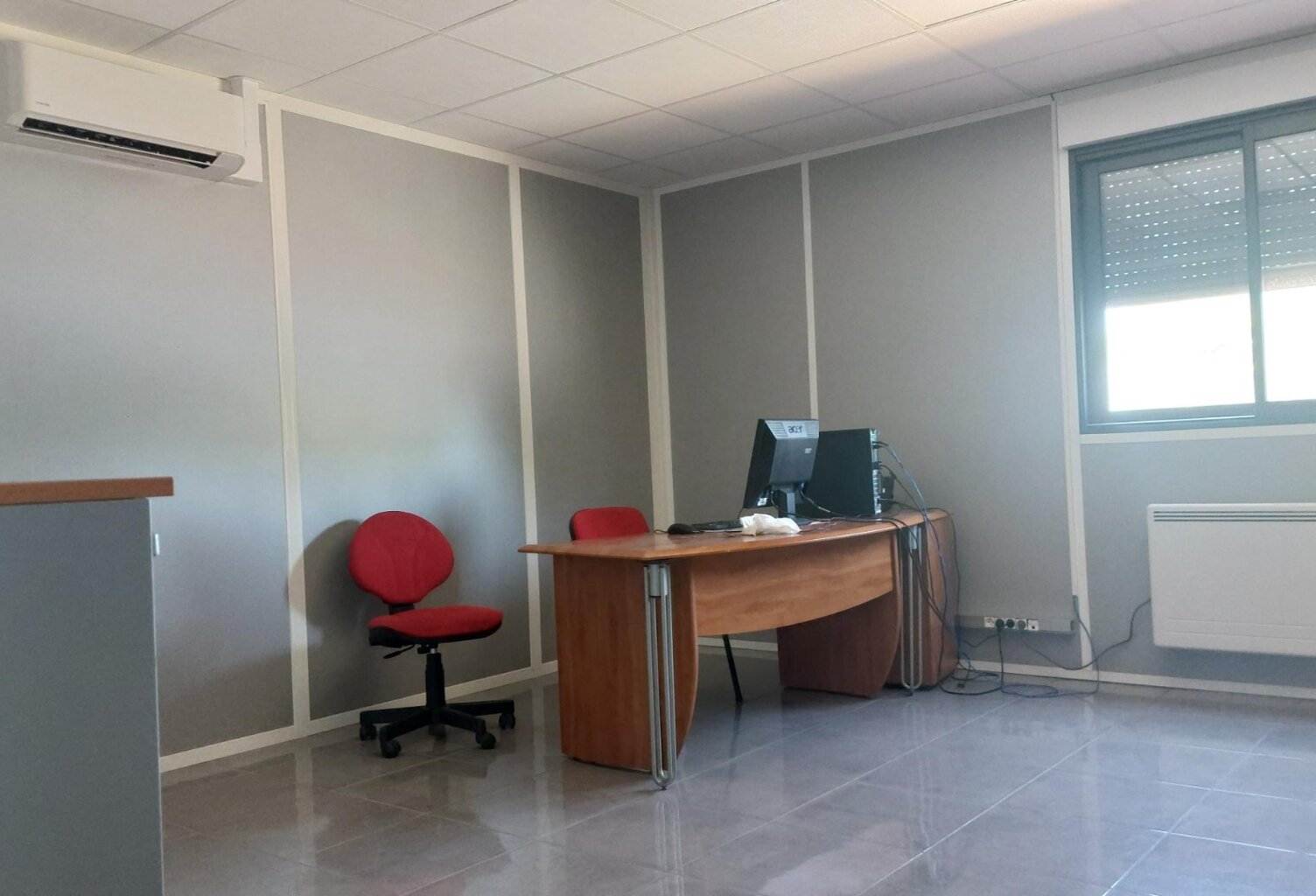 Location commerce  20 m² à Saint-Laurent-de-Mure (69720) — photo 1