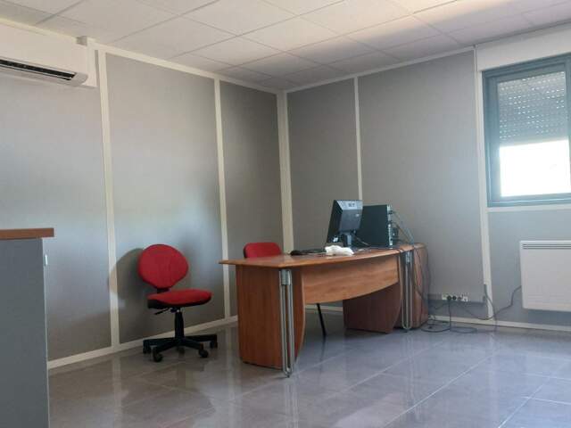 Commerce 20 m² à Saint-Laurent-de-Mure — photo du bien