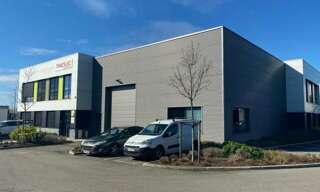 Commerce  566 m² à louer à Vaulx-en-Velin (69120)