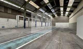 Commerce  1210 m² à louer à Villeurbanne (69100)