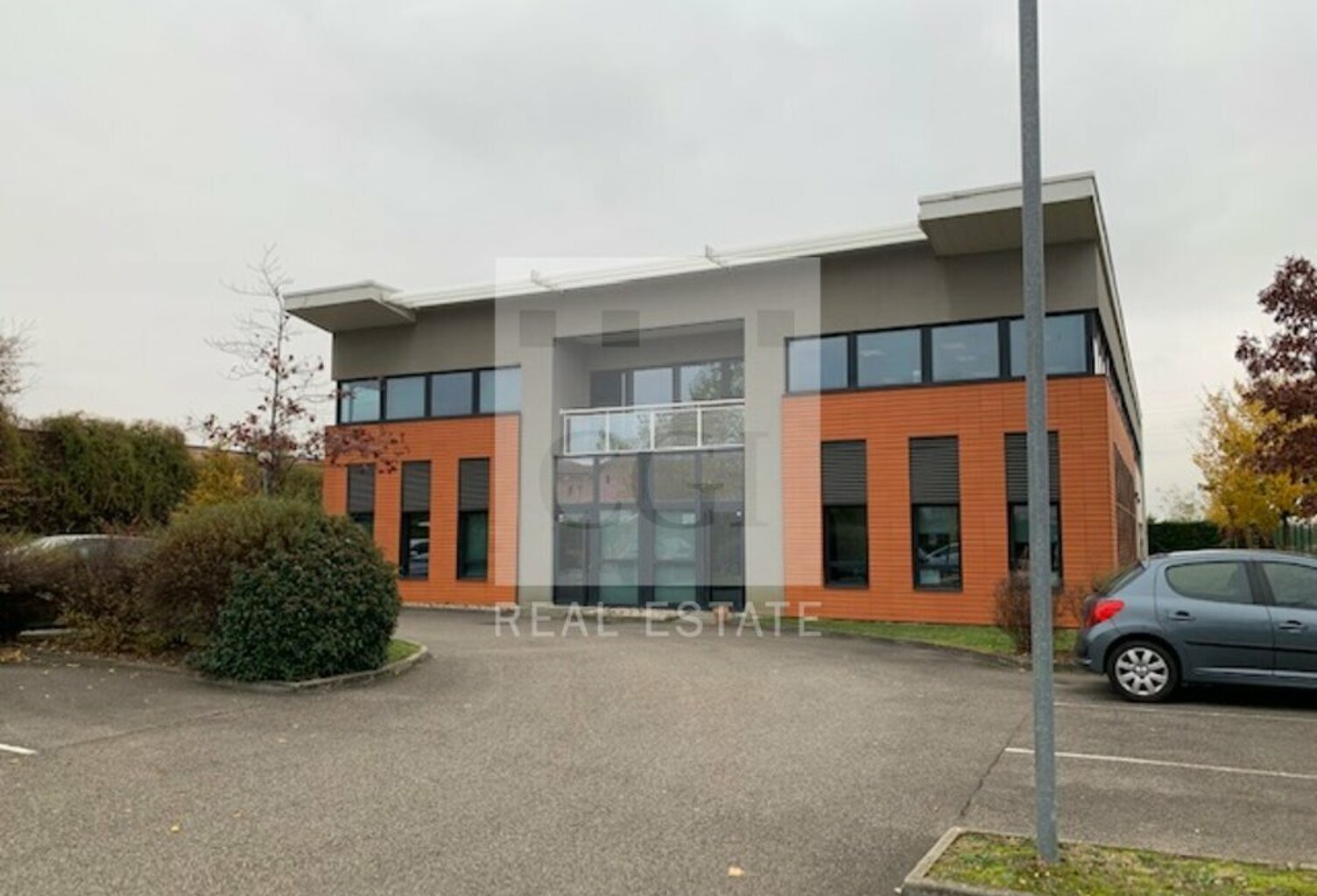 BUREAUX à LOUER — photo 1