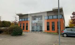 Bureau  289 m² à louer à Saint-Priest (69800)