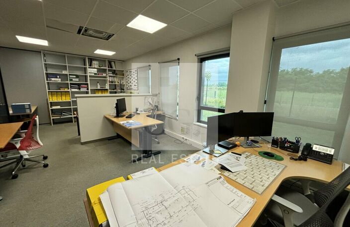 BUREAUX à LOUER — photo 2