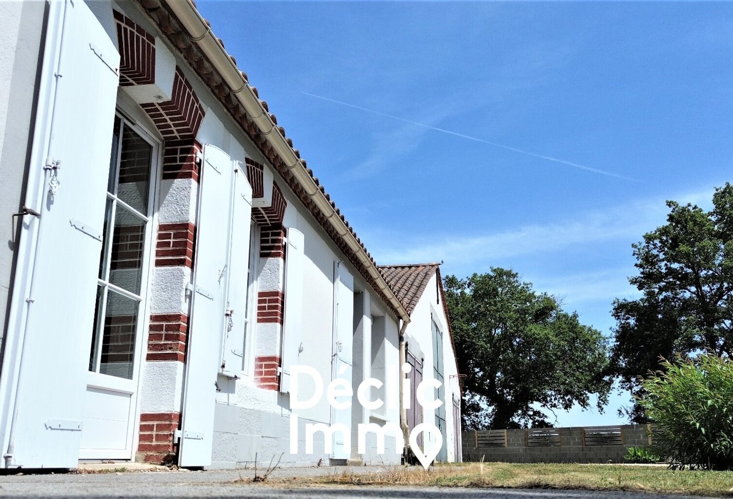 ENSEMBLE MAISON DE 124m² + GRANGE DE 230m² +  NOMBREUSES DÉPENDANCES - PLAGES A 30mns — photo 1