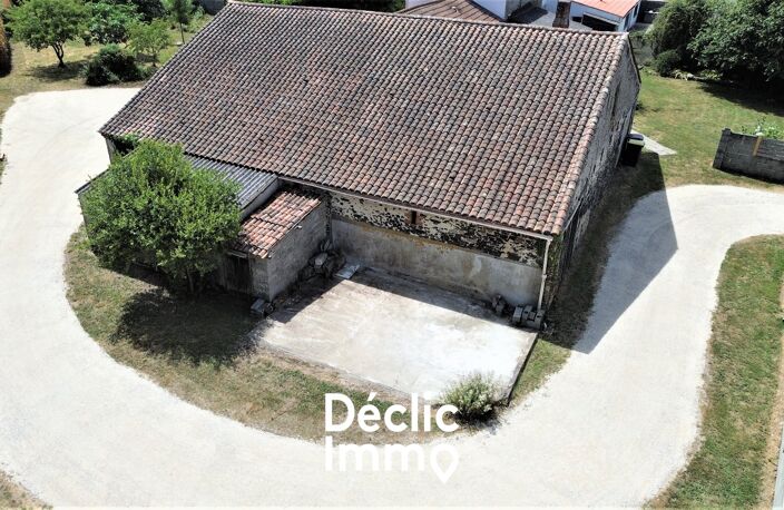 ENSEMBLE MAISON DE 124m² + GRANGE DE 230m² +  NOMBREUSES DÉPENDANCES - PLAGES A 30mns — photo 2