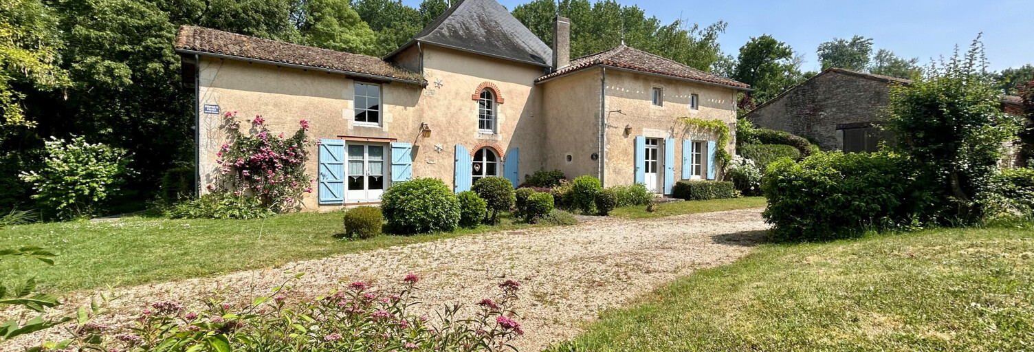 Maison 8 Pièces 325 m² à vendre à Valence-en-Poitou (86700)