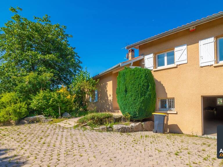 Maison familiale avec piscine, jardin arboré et grand garage – 69510 Soucieu-en-Jarrest — photo 1