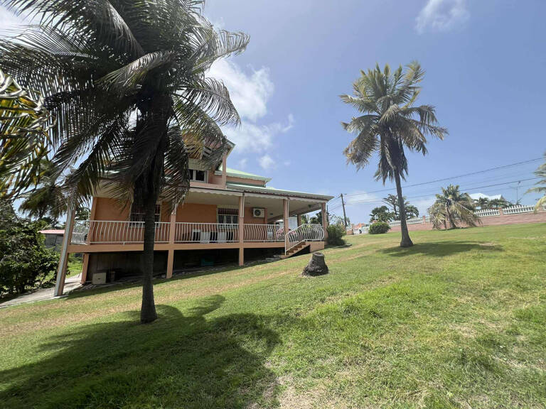Villa F5 de 200m2 à rénover terrain 946m2 quartier proche me — photo 1