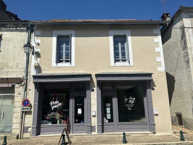 Maison de ville de 8 pièces principales — photo du bien