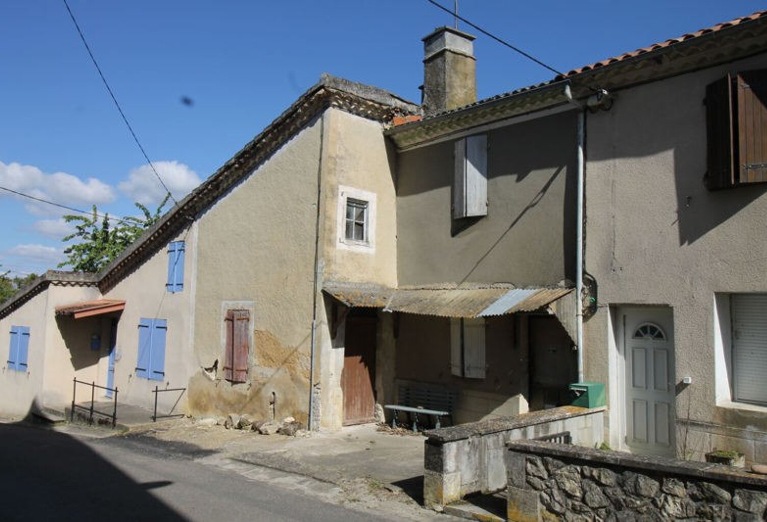Maison en pierre de 8 pièces principales — photo 1