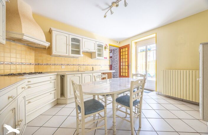 Maison en pierre de 7 pièces principales — photo 2