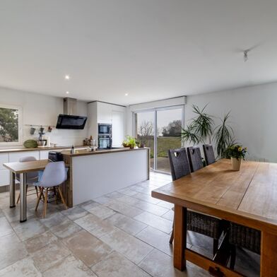 Appartement 4 pièces 328290 €