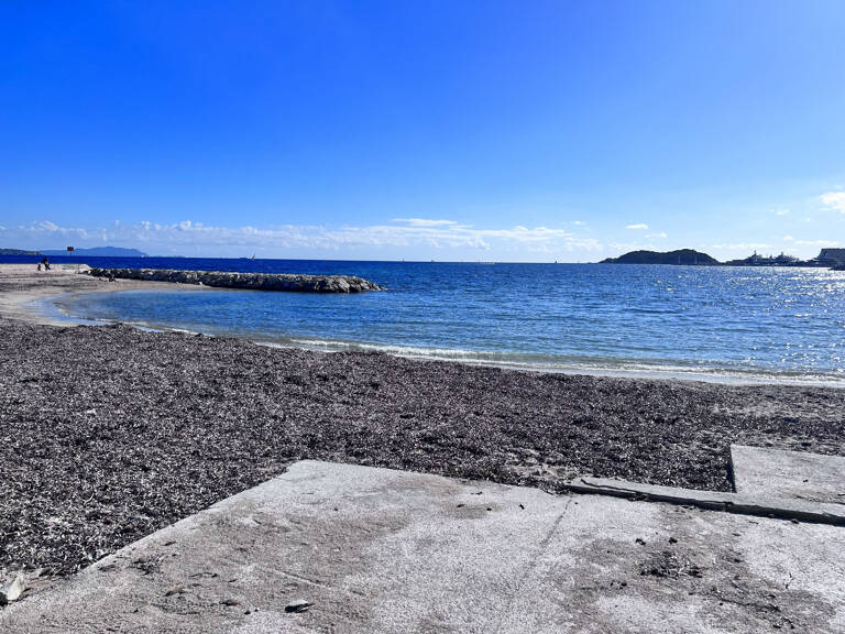La Ciotat   Superbe T2 de 46 m2 avec Terrasse à 2 Pas de la Plage ! — photo 1