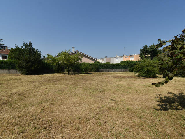 Terrain à vendre à Meyzieu — photo du bien