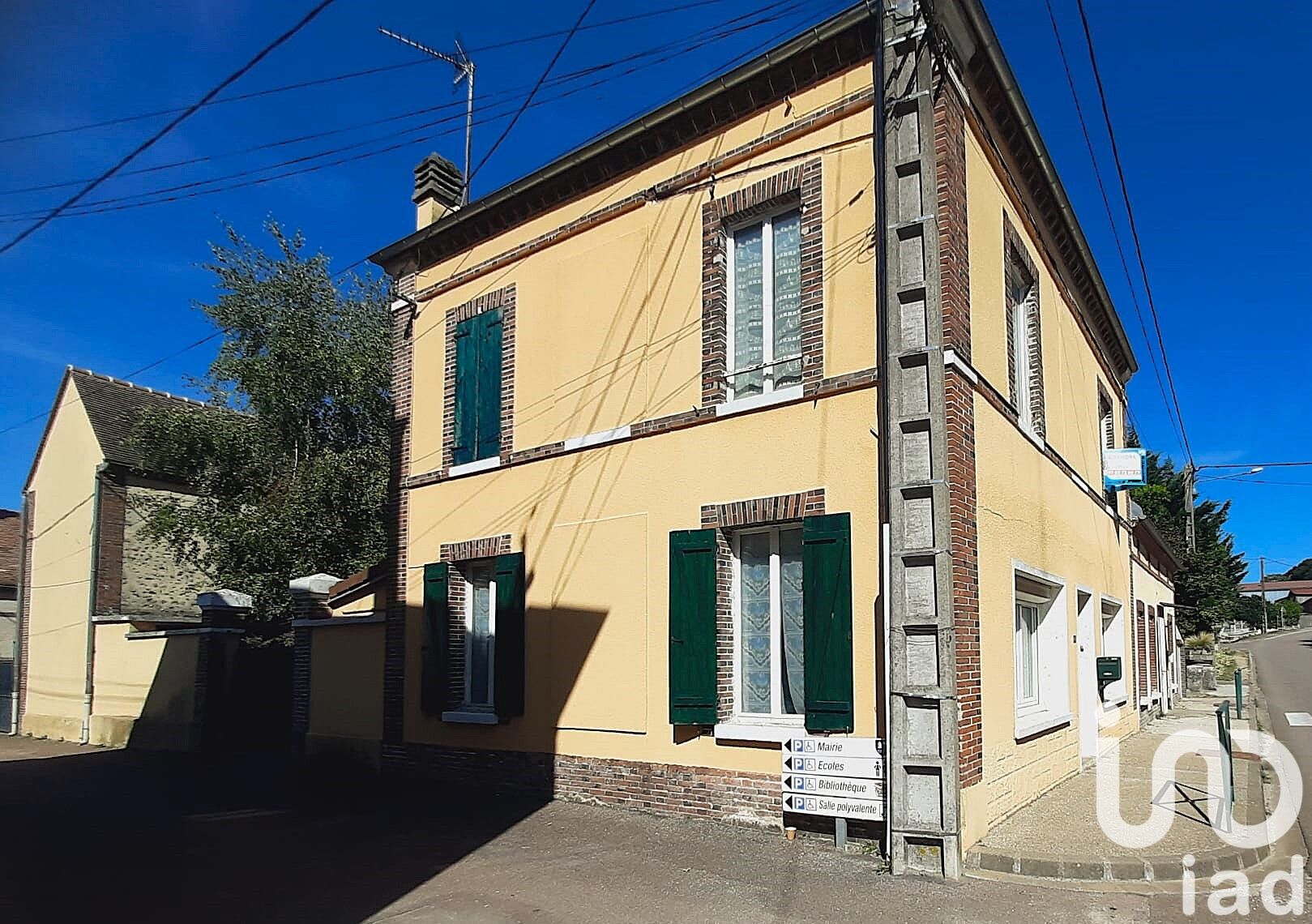 Arces-Dilo - 100m² - 5p. - 3ch.