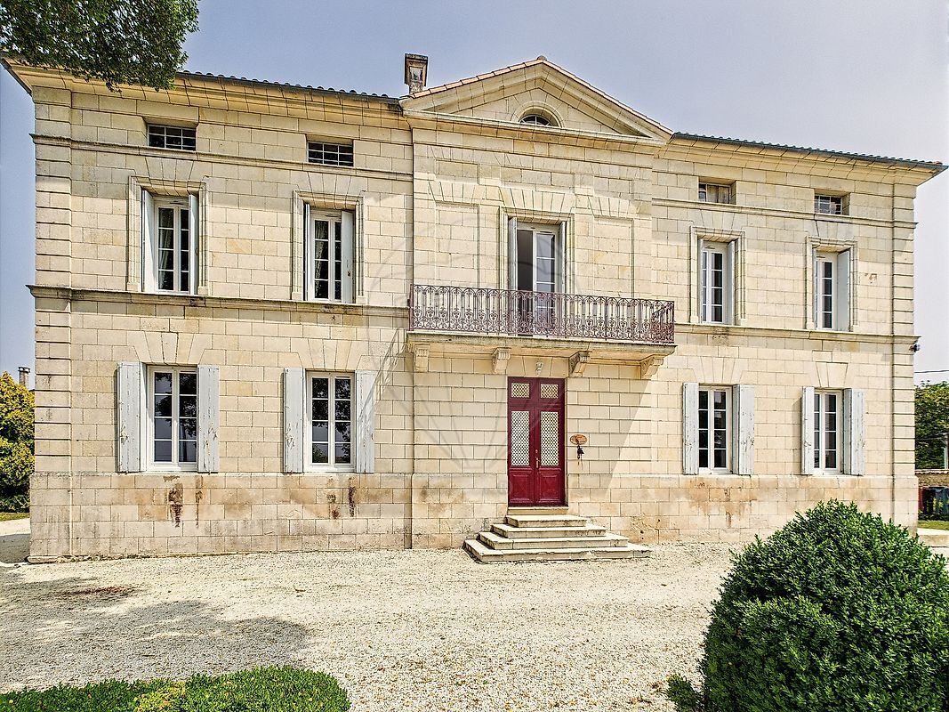 Villa / Maison  T11 à vendre Lorignac 17240