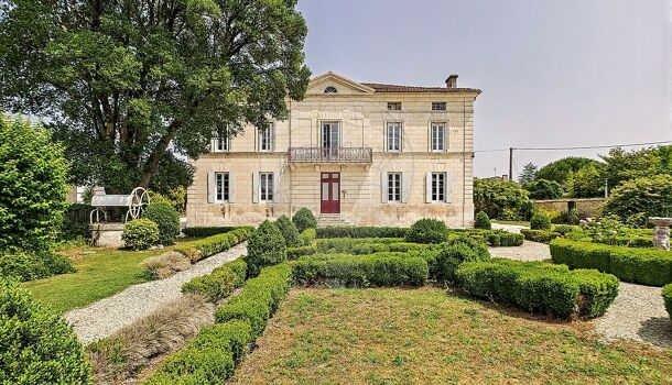 Villa / Maison 11 pièces  à vendre Lorignac 17240