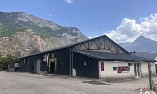 Commerce  1856 m² à vendre à Villard-Notre-Dame (38520)