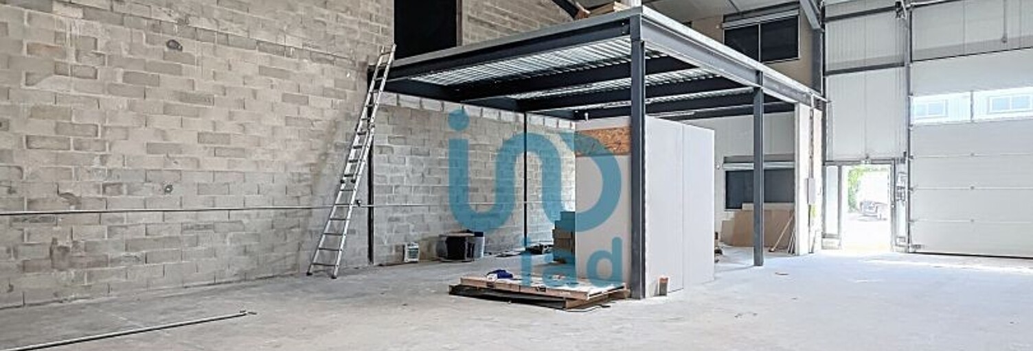 Commerce  300 m² à louer à Pringy (77310)