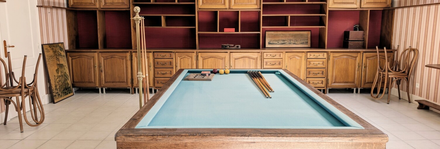 Maison 9 Pièces 369 m² à vendre à Quettehou (50630)