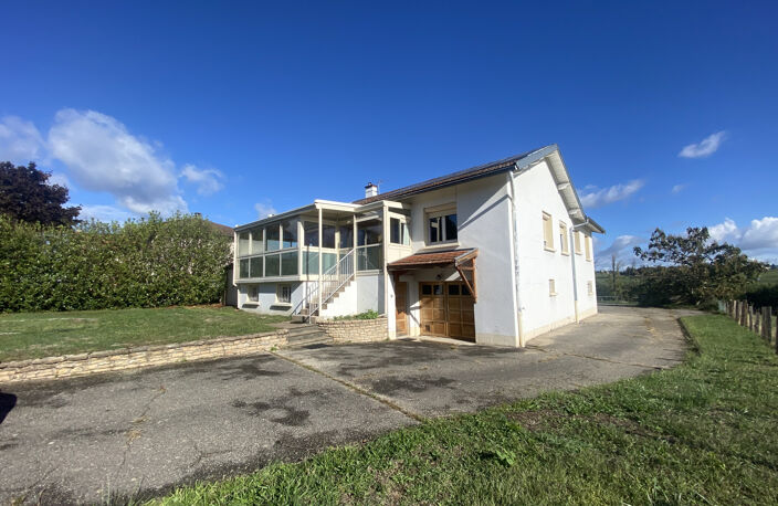 Belle maison au calme, avec vue et potentiel exceptionnel / — photo 3