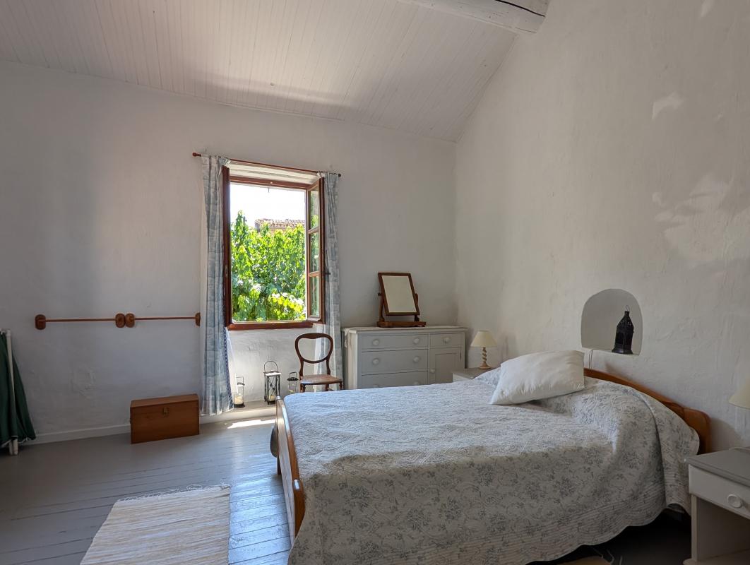 Photo Maison T3 avec extérieur et cave image 2/4