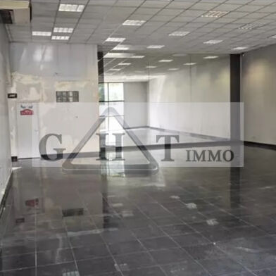 Local industriel  3750 €