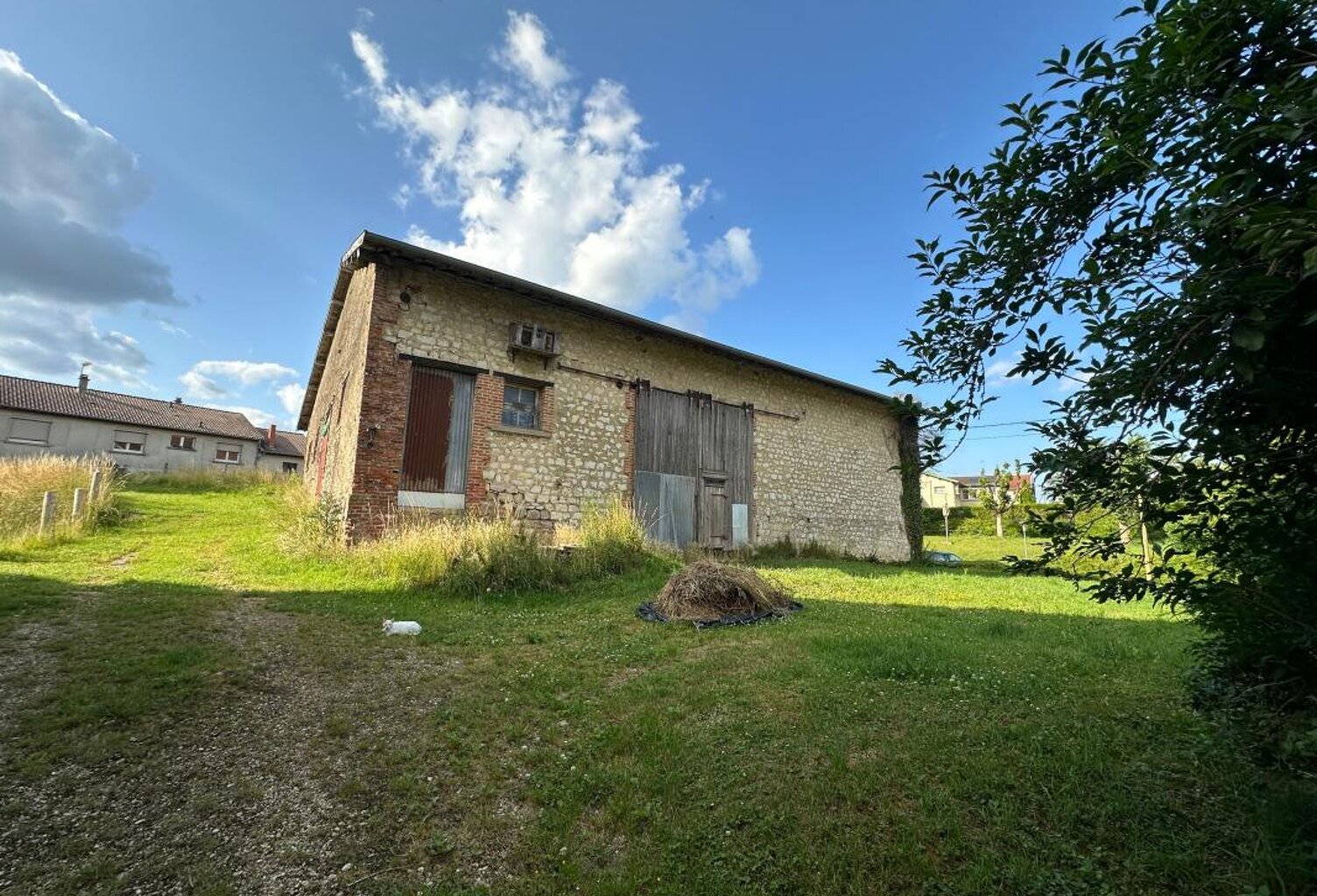 Grange à "VENDRE" — photo 1