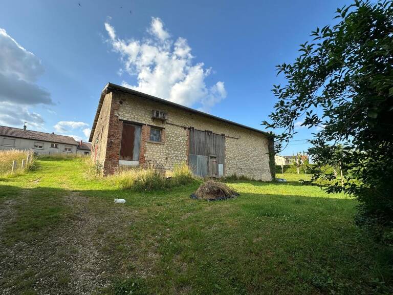 Grange à "VENDRE" — photo 1