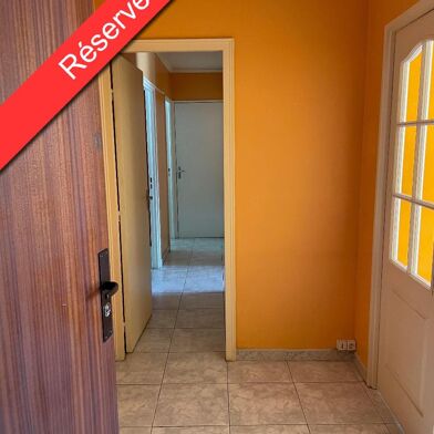 Appartement 3 pièces 750 €