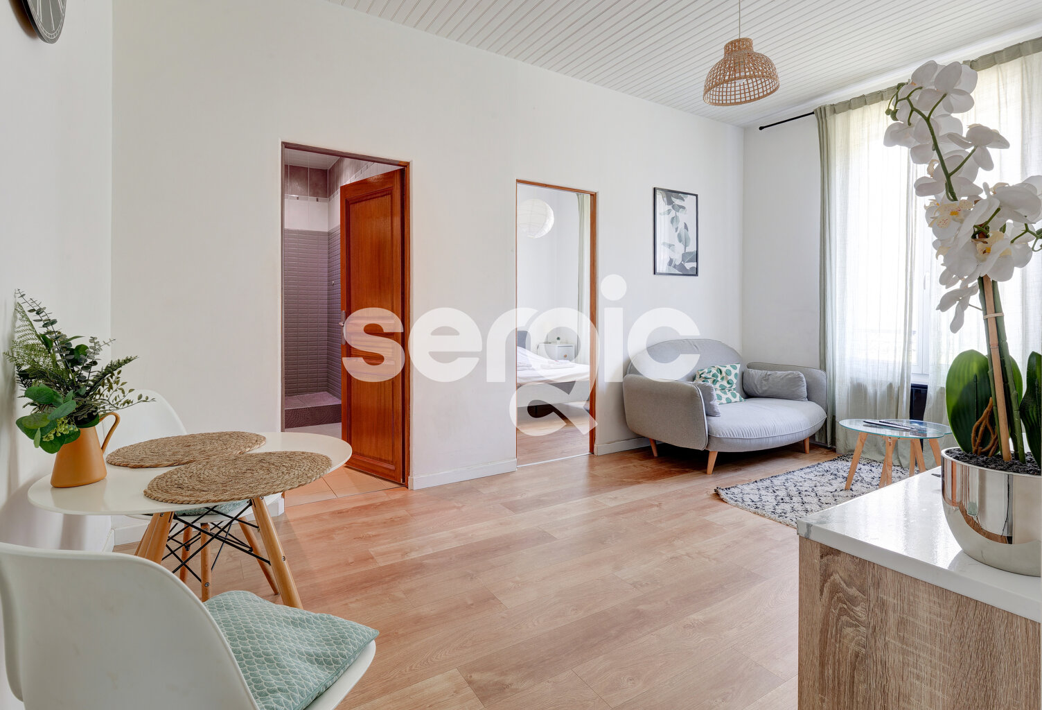 Vente appartement   Reims (51100) — photo 1