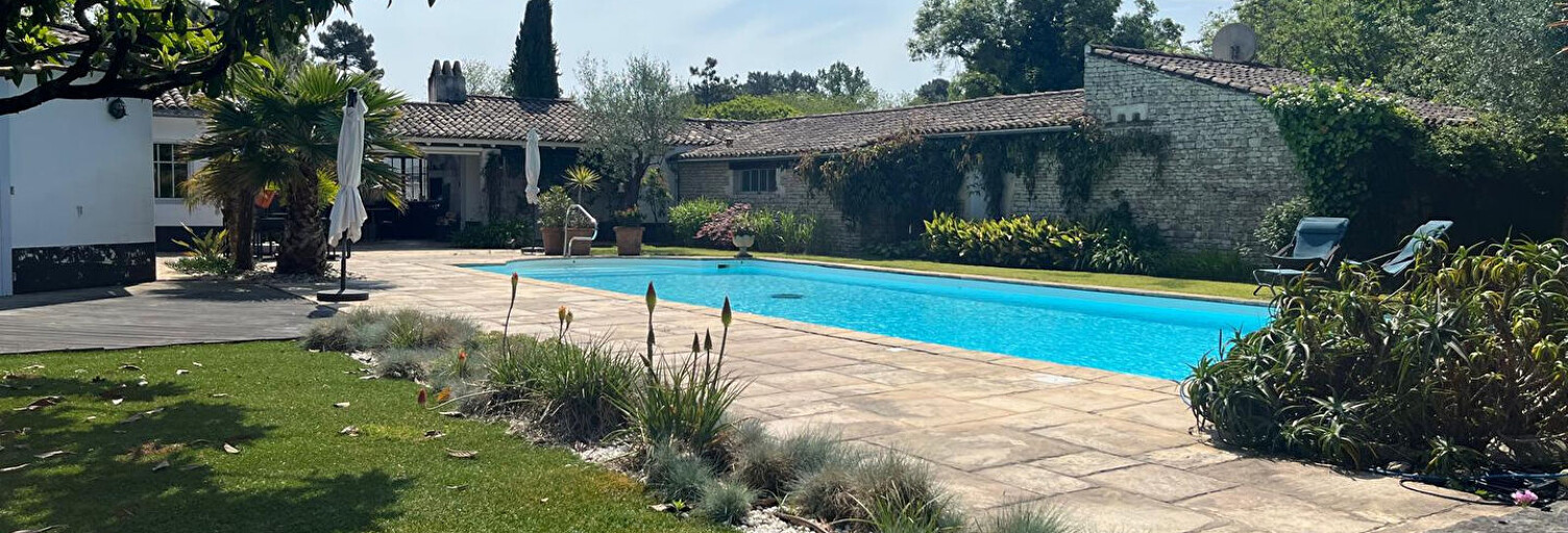 Maison 9 Pièces 565 m² à vendre à Rivedoux-Plage (17940)