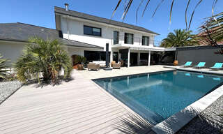 Maison 5 Pièces 202 m² à vendre à Lons (64140)