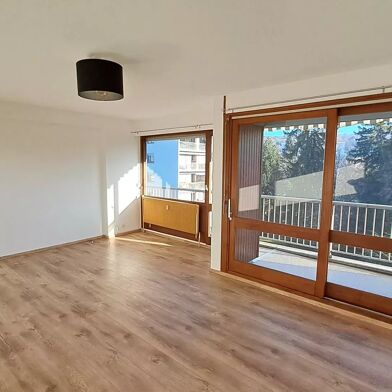 Appartement 3 pièces 1015 €