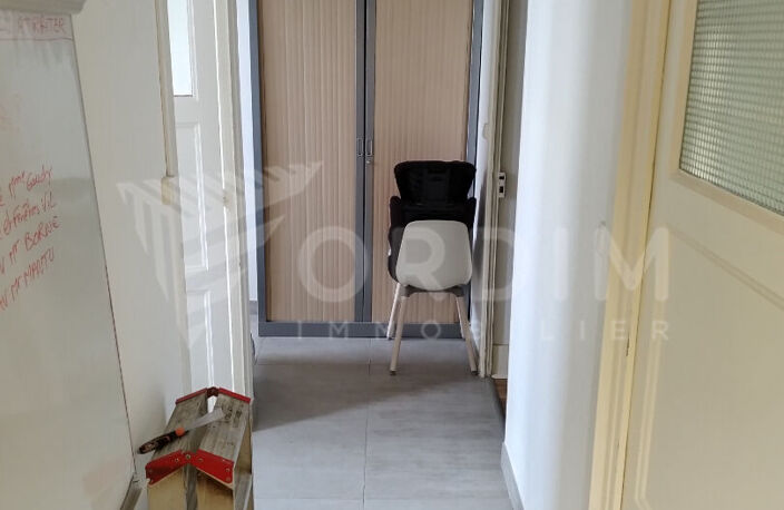 AUXERRE - 29 AV GAMBETTA - SECTEUR GARE SNCF - LOCAL VENDU OCCUPE - 54M² + CAVES — photo 3
