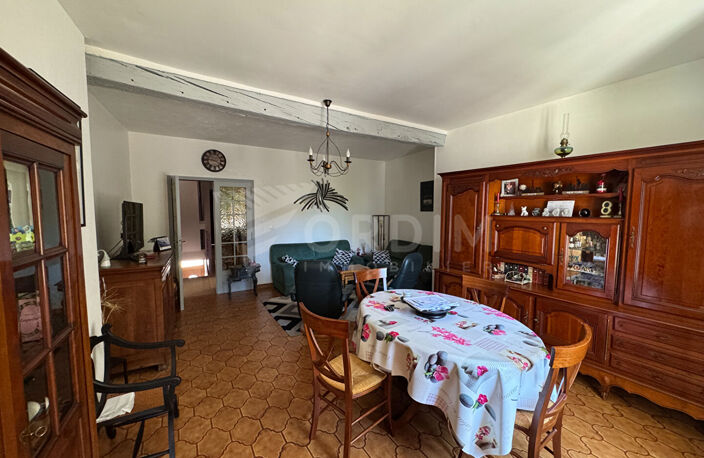 COSNE SUR LOIRE Maison comprenant deux appartements. — photo 2