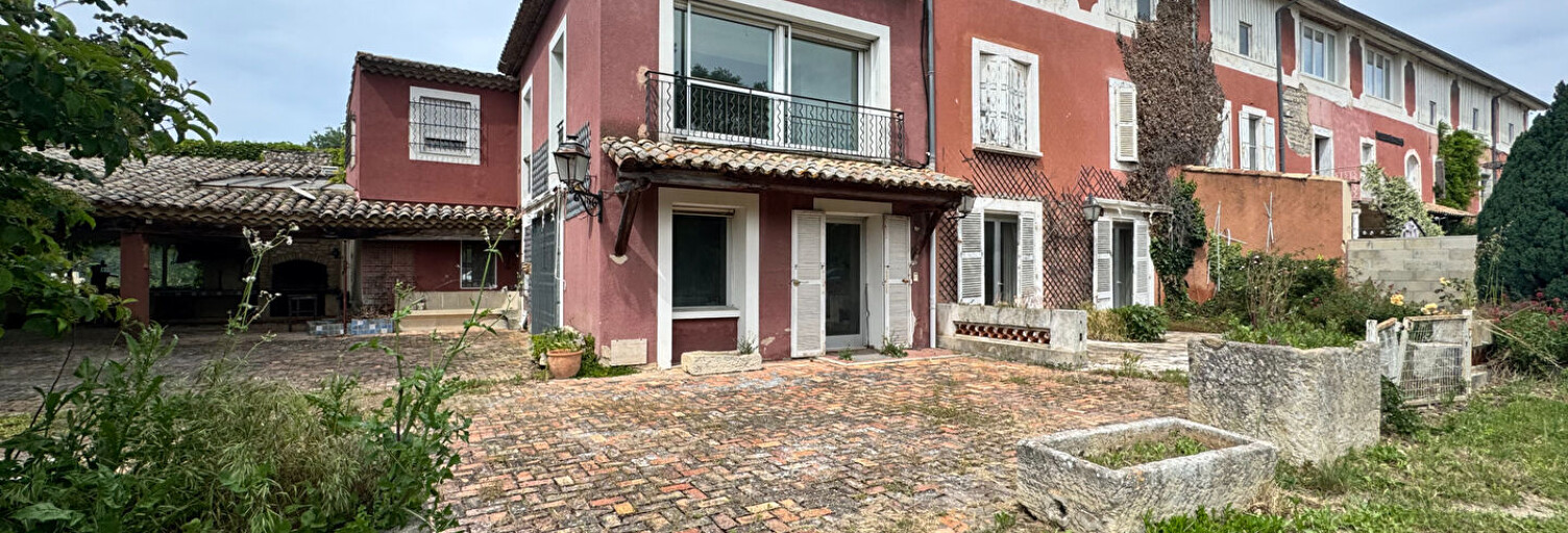 Maison 8 Pièces 295 m² à vendre à Châteauneuf-de-Gadagne (84470)