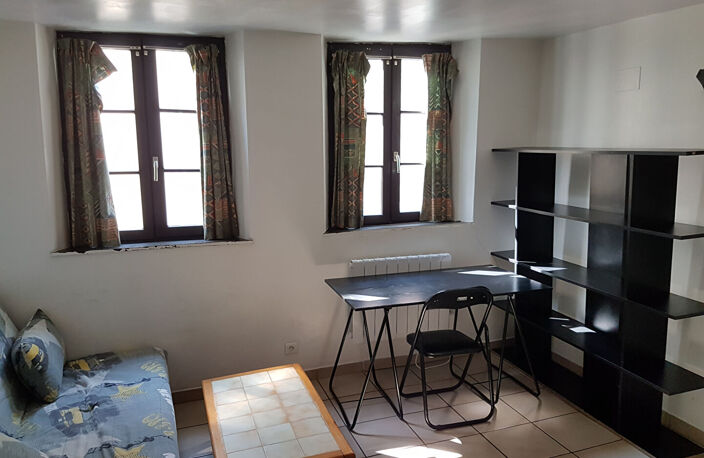 F1 MEUBLE - ROUEN VIEUX MARCHE — photo 2