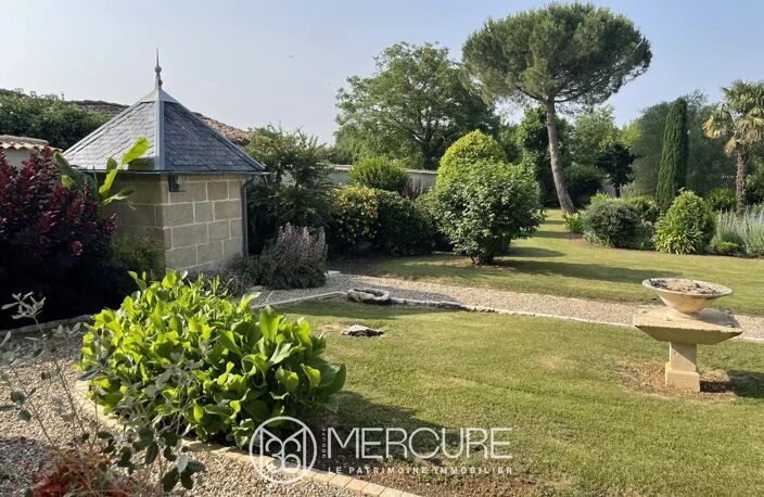 PROPRIETE AVEC DEPENDANCES ET PISCINE — photo 5