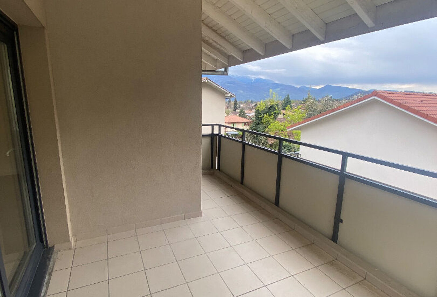 À LOUER APPARTEMENT 5 PIÈCES 98.86 M2 — photo 1